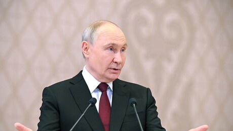 'Mentira descarada e flagrante': Putin diz que Rússia não tem intenções agressivas contra Europa