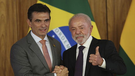 FOTOS: Brasil envia 21 toneladas de alimentos à Bolívia após crise de abastecimento