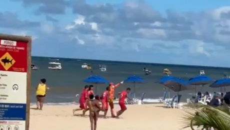 Criança de 11 anos é mordida por tubarão em praia do Grande Recife