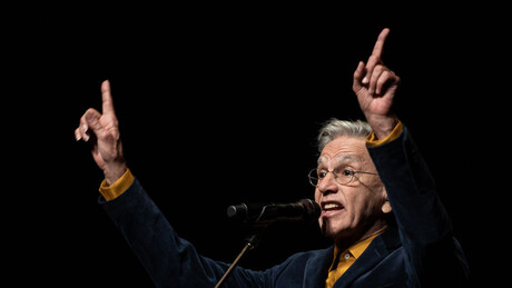 Caetano questiona debates de raça e gênero entre a esquerda: 'Há um excesso'
