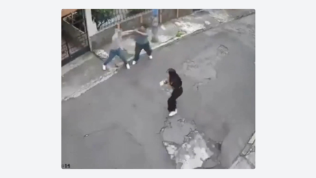 VÍDEO: Jovem reage a assalto e ajuda moradores a capturarem suspeito após ser abandonado por comparsas