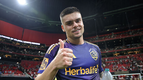 Cruzeiro negocia contratação do atacante Gabriel Pec, do Los Angeles Galaxy