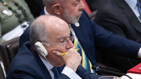 Mauro Vieira entrega documentos aos EUA e critica argumentos para taxar Brasil: 'Não são legítimos'