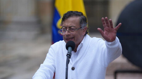 Candidata conservadora do Peru gera polêmica ao chamar presidente colombiano de 'guerrilheiro'