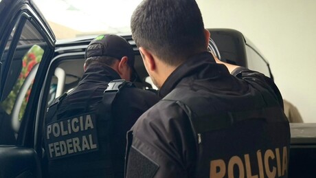 Grupo é investigado por abrir contas falsas e fraudar empréstimos da Caixa; PF cumpre operação