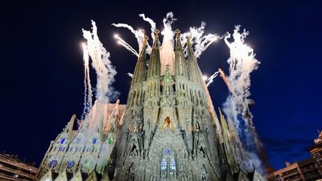 VÍDEO: Luzes e drones com a imagem de Gaudí  — a impressionante iluminação da Sagrada Família