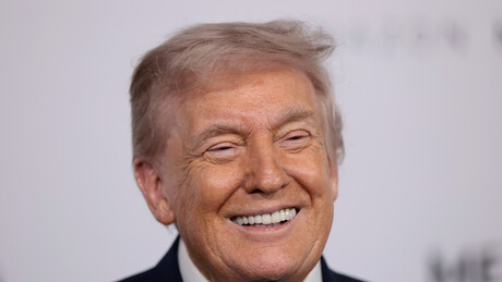 Trump anuncia conclusão de acordo com Irã e retirada de bloqueio naval dos EUA