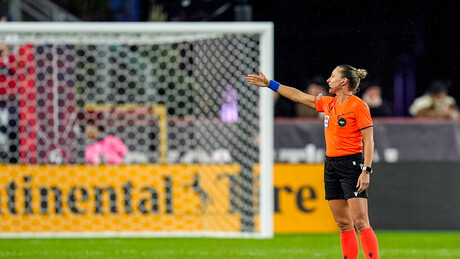 Americana será a 2ª mulher da história a apitar um jogo de Copa do Mundo