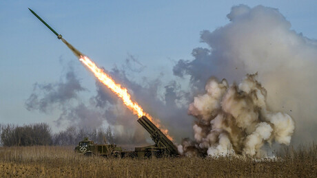 Rússia esmaga o setor militar ucraniano com ataques massivos