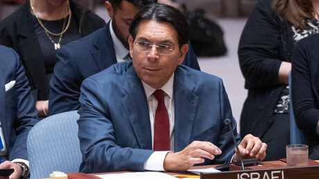 Aos gritos, embaixador de Israel confronta representante da ONU em evento sobre violência sexual