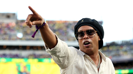 Ronaldinho Gaúcho retorna aos gramados aos 46 anos pela terceira divisão italiana