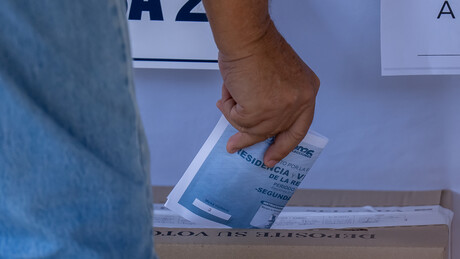 Cepeda ou De la Espriella? Colômbia decide novo presidente em segundo turno polarizado