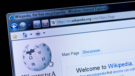Wikipédia bloqueou um de seus fundadores indefinidamente