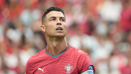 Cristiano Ronaldo tem reação inesperada ao ouvir pergunta sobre Messi