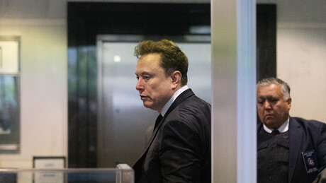 Luto financeiro? Elon Musk deixa de ser trilionário