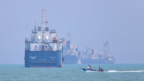 VÍDEO: Irã emite alerta para navios que querem cruzar o Estreito de Ormuz