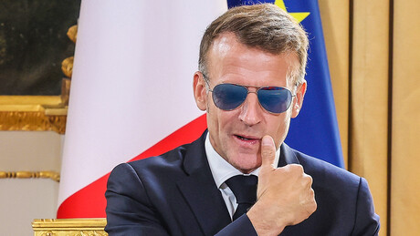 VÍDEOS: Macron reaparece de óculos escuros em evento oficial