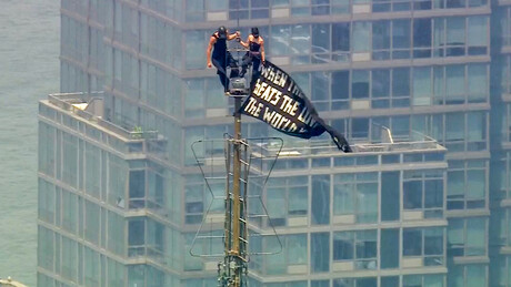 VÍDEO: Pedido de casamento extremo a mais de 450 metros de altura em Nova York