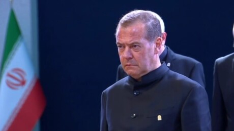 Medvedev leva condolências oficiais da Rússia ao Irã pelo assassinato de Ali Khamenei