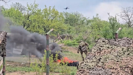 Digno de filme: vídeo mostra soldado russo escapando de cinco ataques consecutivos de drones