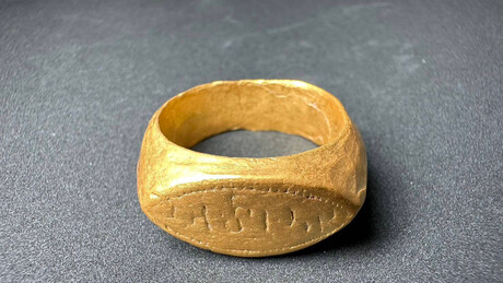 Anéis de ouro de dois mil anos de idade são encontrados na Tailândia