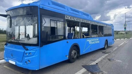 Ucrânia volta a atacar ônibus de passageiros em rodovia de província russa