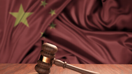 Ex-funcionário chinês é condenado à morte por corrupção bilionária