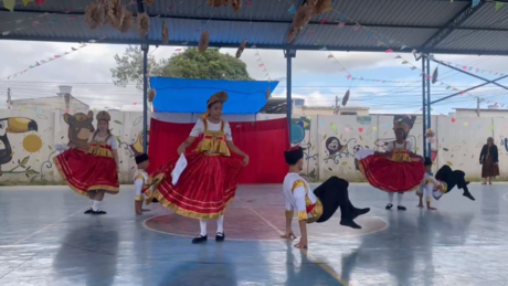 Escola do Rio realiza feira com cultura, música e gastronomia da Rússia