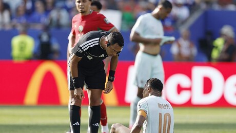 Mbappé fora da semifinal? Jogador abre o jogo sobre dores após vitória da França