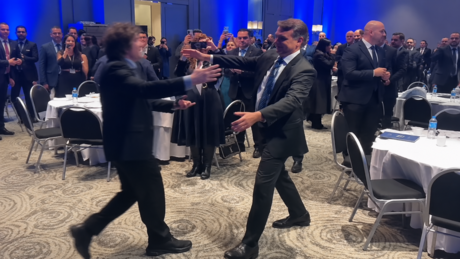 Onda Azul: Milei confirma visita ao Brasil e diz que participará de evento com Flávio Bolsonaro