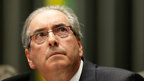 Dino bloqueia até R$ 6 milhões de Eduardo Cunha por suspeita ligada a emendas