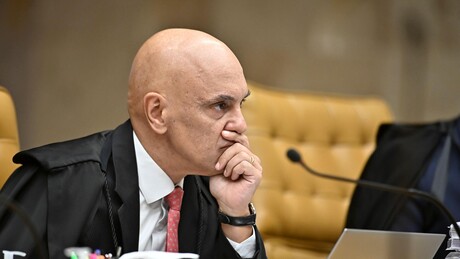 Defesa de Flávio diz que Moraes desrespeitou a Constituição ao suspender visitas a Bolsonaro