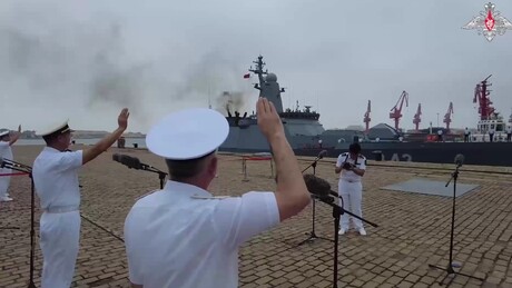 VÍDEO: Após exercícios conjuntos, navios de guerra de China e Rússia partem para patrulha
