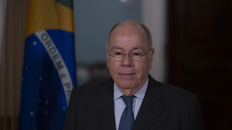 Brasil irá 'examinar base das tarifas' dos EUA e reagirá, diz Mauro Vieira