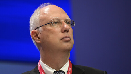Enviado do Kremlin diz que UE e Reino Unido devem 'saber seu lugar' diante dos EUA