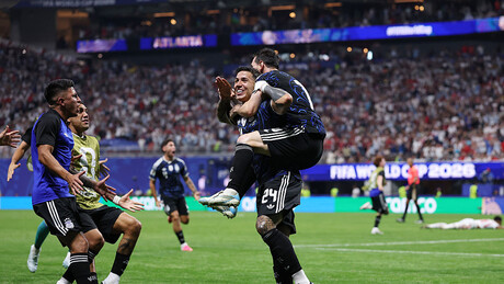 Argentina vira na prorrogação, elimina a Inglaterra e está na final da Copa do Mundo