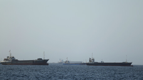 Índia suspende embarque de marinheiros em navios que passam pelo Estreito de Ormuz