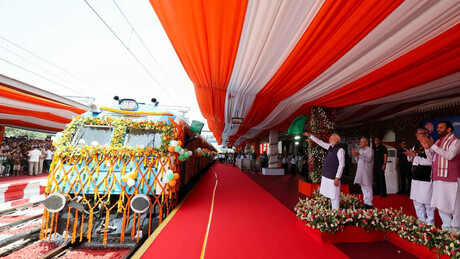 VÍDEO: Modi inaugura 1º trem de passageiros movido a hidrogênio da Índia