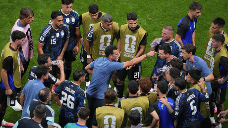 FIFA discute o futuro das pausas para hidratação