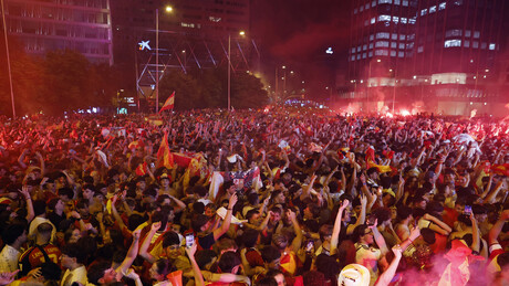 VÍDEO: Torcedores tomam as ruas da Espanha após vitória na Copa do Mundo