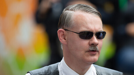 Neonazista que imita Hitler será julgado na Alemanha