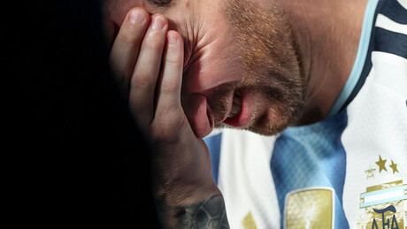 VÍDEOS: Imagens mostram a volta para casa da seleção argentina após o vice na Copa do Mundo