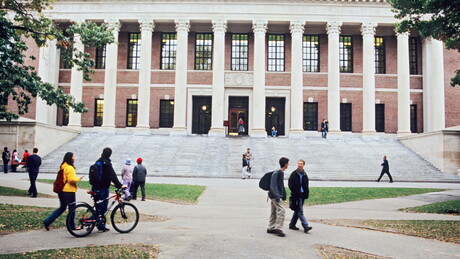 EUA investigam Harvard por suposta discriminação contra americanos em bolsas financiadas pela China