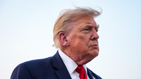 Trump ameaça Houthis após anúncio de bloqueio marítimo contra a Arábia Saudita
