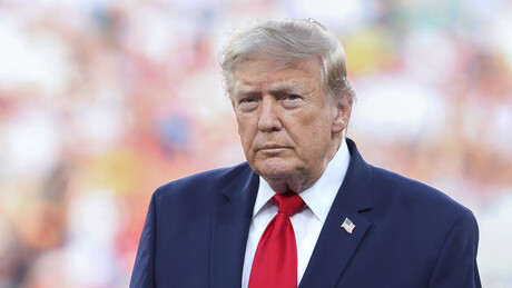 Trump faz forte ameaça ao Irã: 'Não terminamos e não vamos embora'