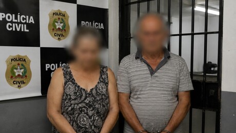 Mãe e padrasto são condenados por torturar mulher com deficiência em SC