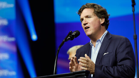 Tucker Carlson diz que saiu do Partido Republicano por discordar do apoio dos EUA a Israel