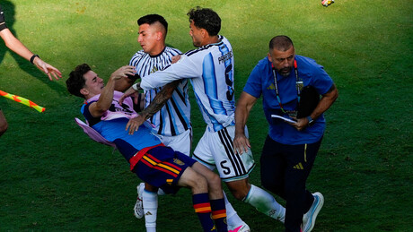 Petição para expulsar Argentina das Copas tem milhões de assinaturas e quase quebra recorde mundial