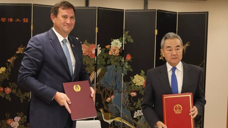 Belarus afirma ter 'total convergência' com a China em 'todas questões da agenda global'