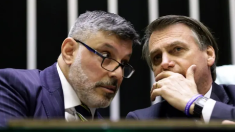 Defesa de Bolsonaro se pronuncia após polêmica com Alexandre Frota